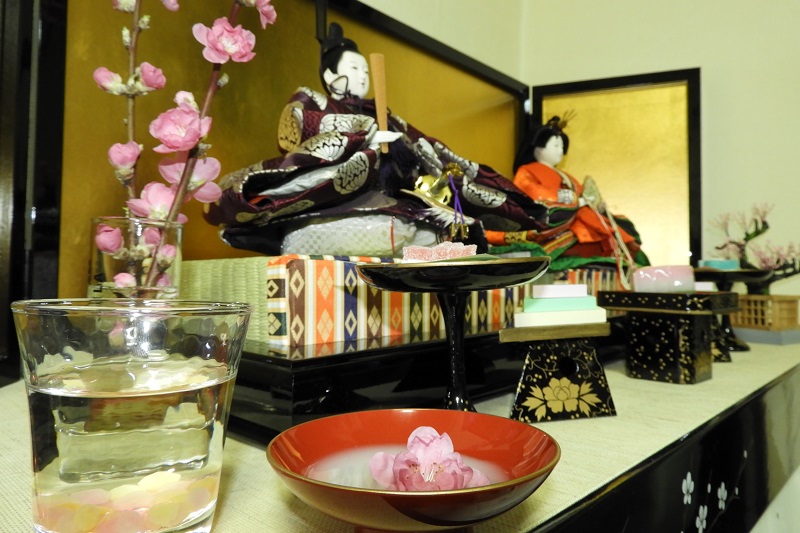 ひな祭りは春を告げる桃花酒で乾杯!上巳の節句のはなし