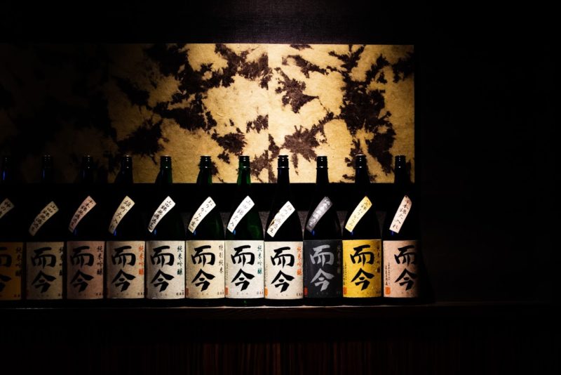 ウマさへの燃える探求心に酔いしれる…日本酒BAR「Homura」